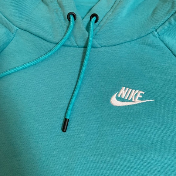 Nike Sweatshirt - Picture 2 of 5